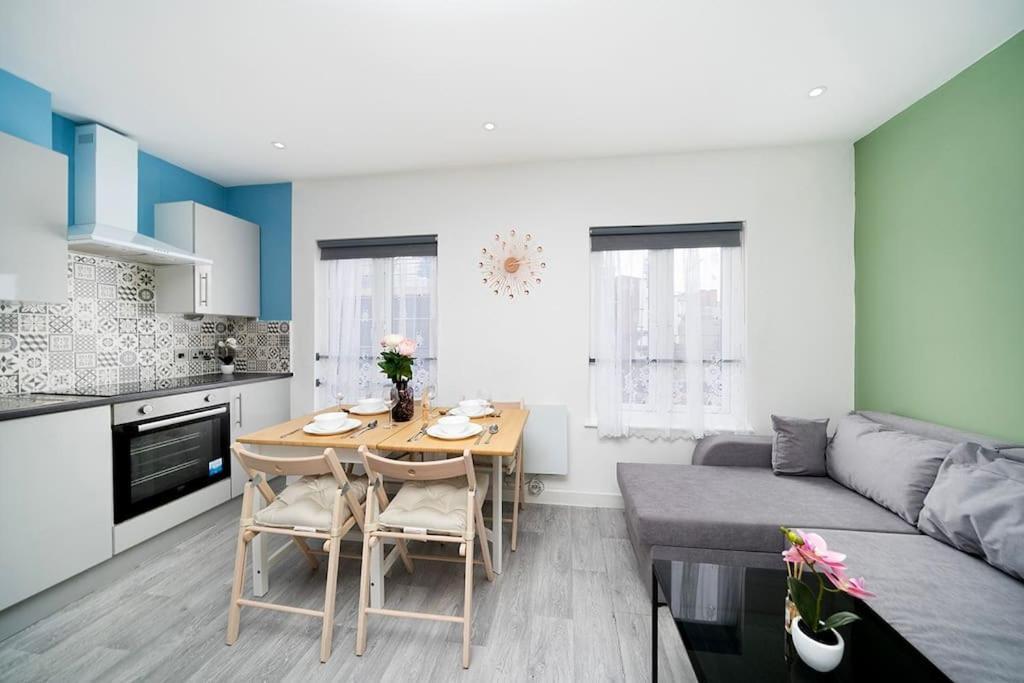 Soho Apartments F4 London Bagian luar foto