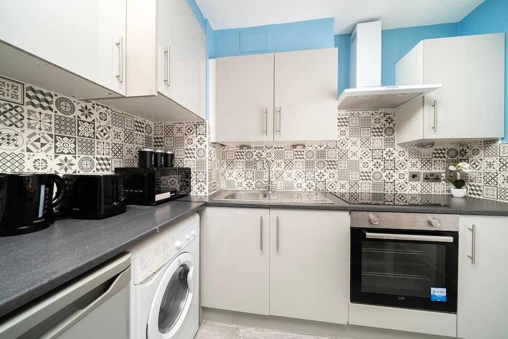 Soho Apartments F4 London Bagian luar foto