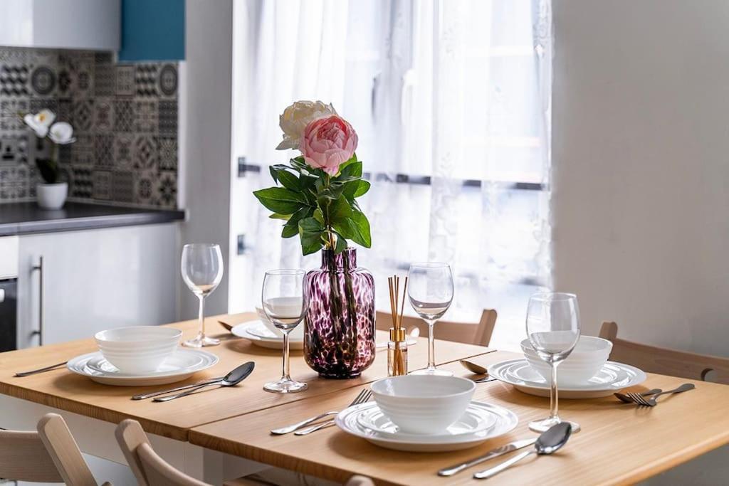 Soho Apartments F4 London Bagian luar foto