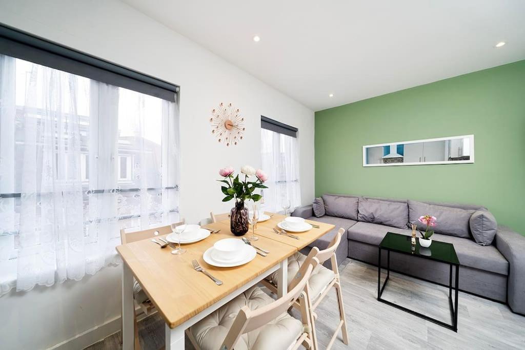 Soho Apartments F4 London Bagian luar foto
